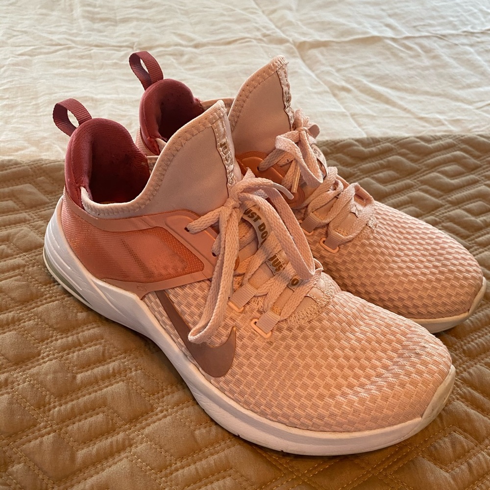 Nike tennis shoes